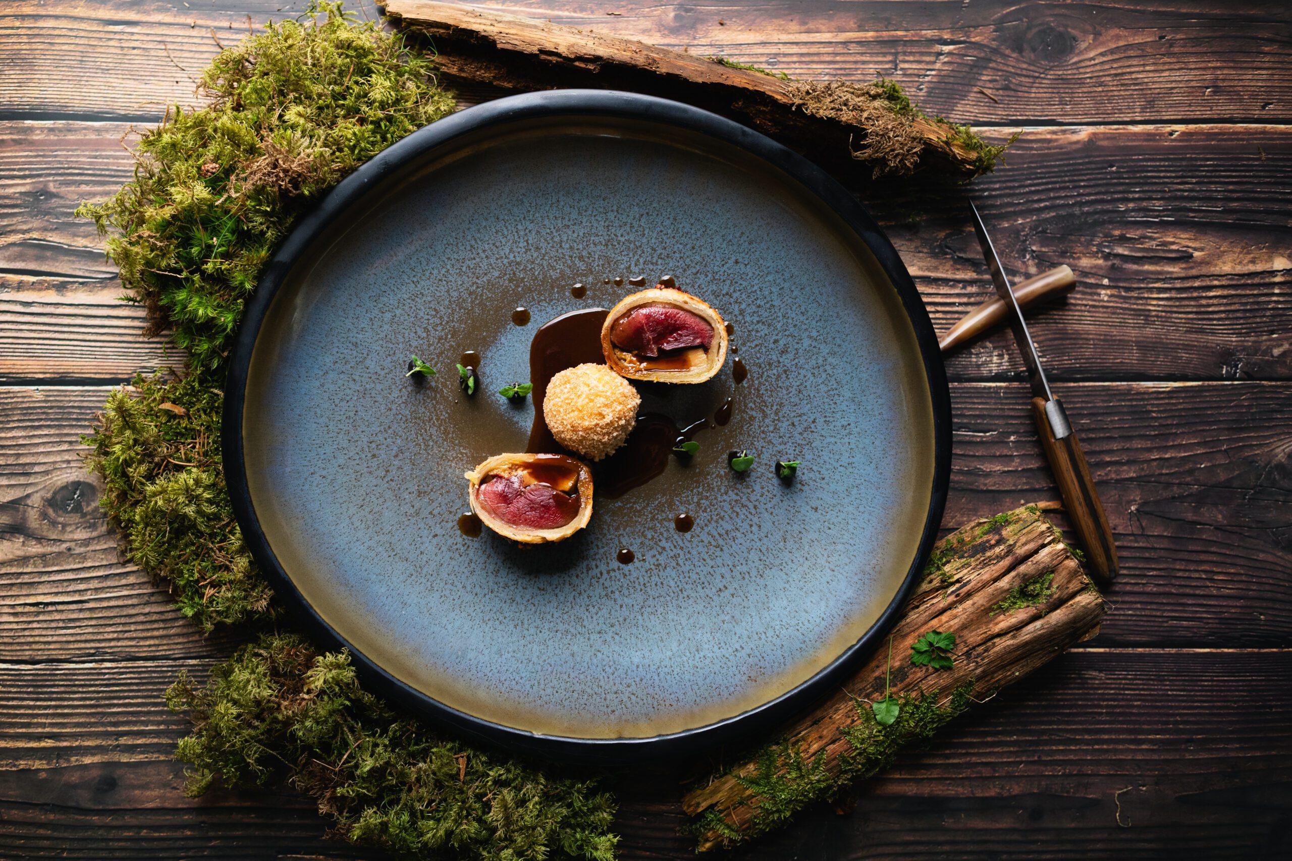 asperges et œufs de caille au restaurant gastronomique La Tour a Espalion 